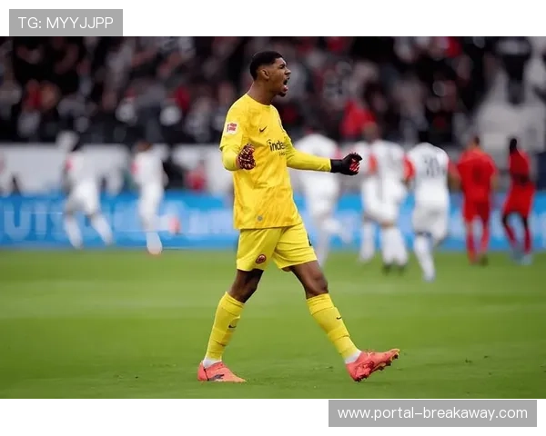 德甲俱乐部续约三名门将,为门将位置稳定性提供制度保障 德甲俱乐部续约三名门将,为门将位置稳定性提供制度保障